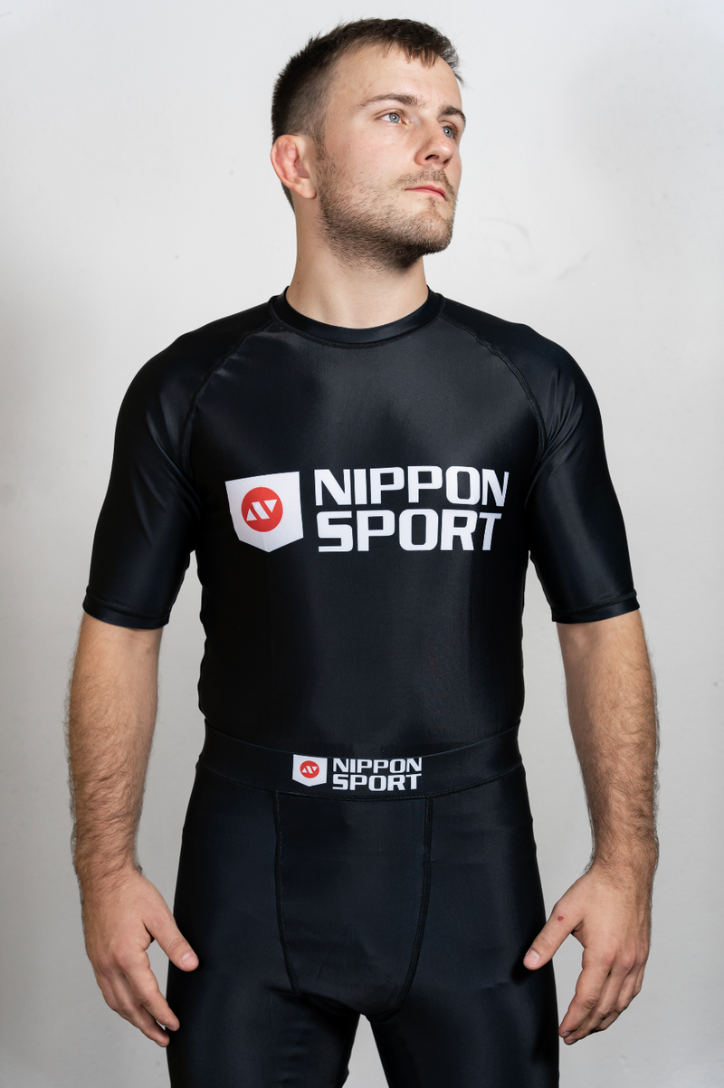 Rash Guard - Nippon Sport - 'Short sleeves' - stort logo - Sort