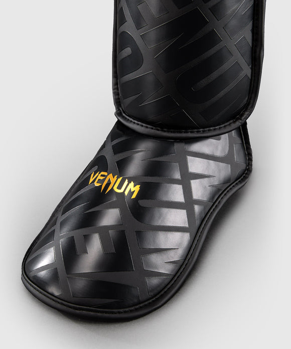 Shinguard - Venum 'Contender 1.5 XT 3D' - black/gold