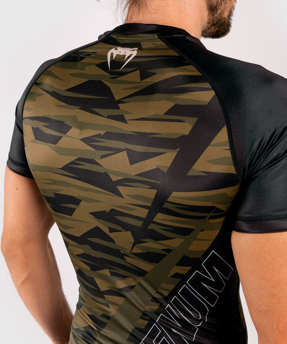 Rash Guard - Venum - 'Contender 5.0' - kortærmet - Khaki-Camo