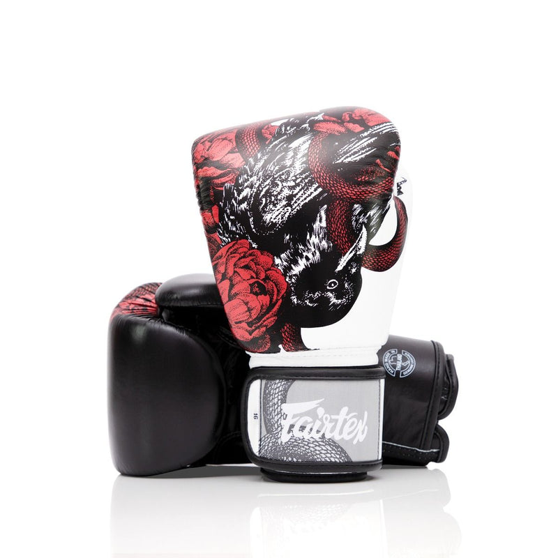 Boksehandsker - Fairtex - BGV24 - 'The Beauty of Survival' - Hvid-Sort-Rød