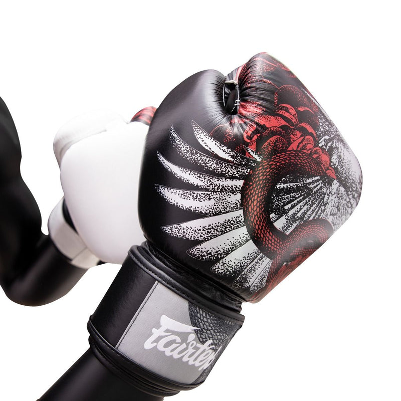 Boksehandsker - Fairtex - BGV24 - 'The Beauty of Survival' - Hvid-Sort-Rød